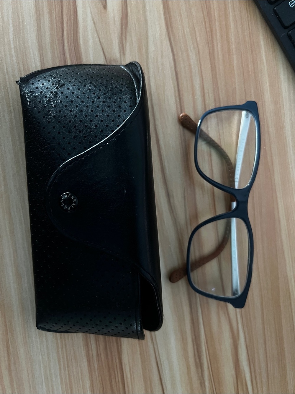 Ralph Lauren Eyeglass Frames. In very good condition. Frame only.
54-17-145